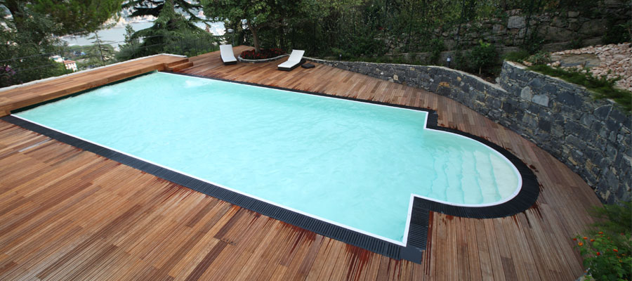Piscina a sfioro piscina a sfioro con scala romana losi costruzioni Piscina a sfioro